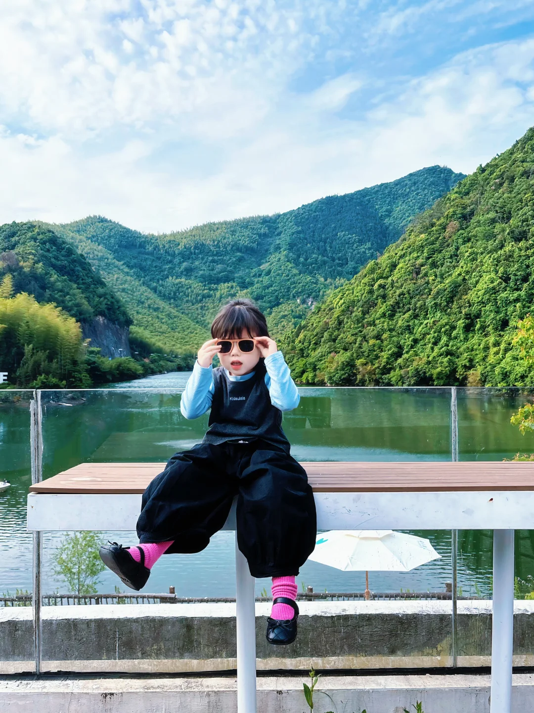 尽情享受光合作用的女鹅 真的很酷🕶️