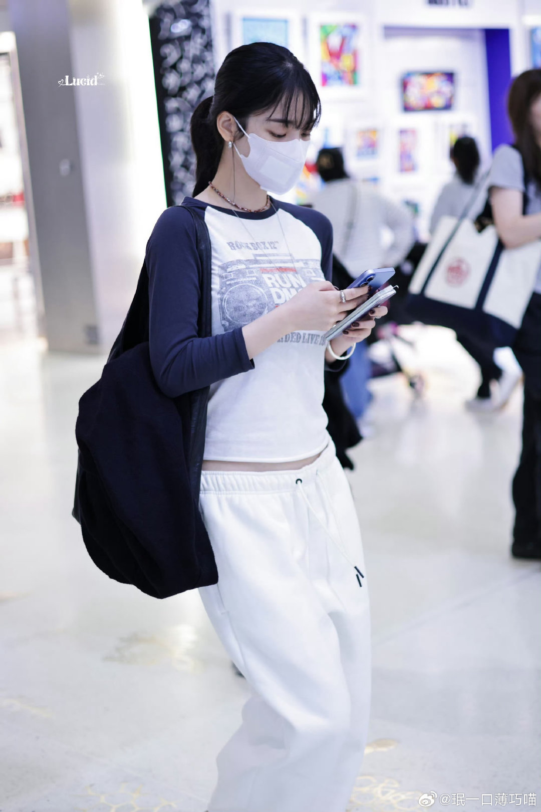 #柳智敏[超话]##柳智敏#🌈#柳智敏女五一# 
260929【高清】迈阿密国际机场出境

头发扎起来好乖🫳 ​