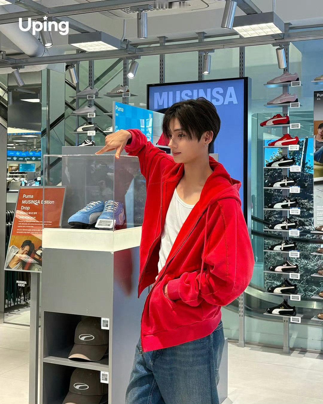 #李相沅Sangwon[超话]#  🐰#李相沅musinsaxpuma品牌模特# 

合照的小兔子🐰
/cr.uping ​ ​