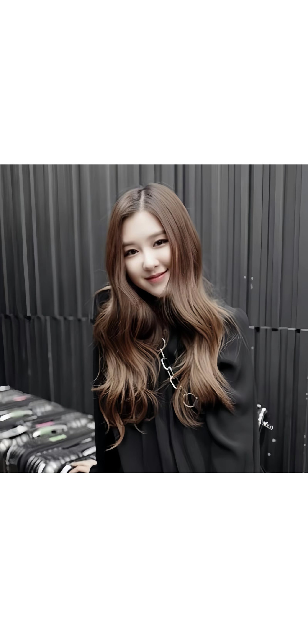 #ROSÉ[超话]# [鲜花][鲜花]#朴彩英# 

[月亮][月亮] ​