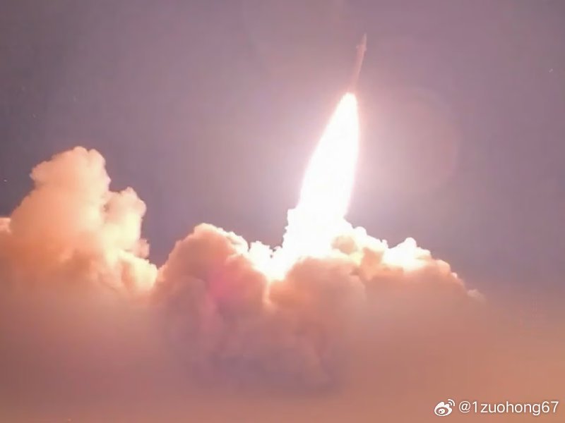 重型导弹都上了！伊朗三线开打约旦、巴林、科威特美军基地 ​