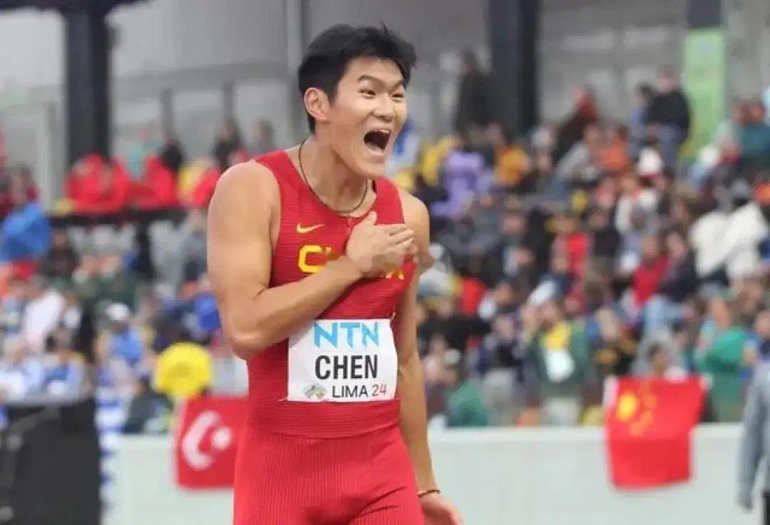恭喜陈圆将，刘翔后继有人了！一直看好你！

在面临日本春竹拉希德这样强大的对手时，展现出来了强大的心脏，拉爆了对手，直接获得了金牌，成绩13.15秒，真是一个不错的成绩，这个成绩进入世界大赛的决赛没有问题，甚至有时候可以拿牌了！

祝贺中国田径队，110米栏后继有人了！ ​