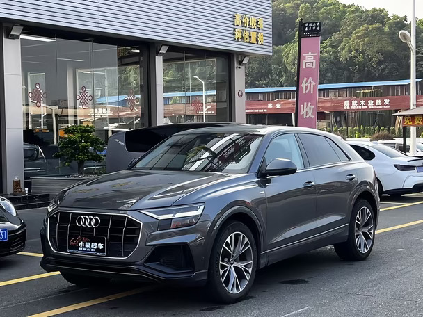 20多点开2021年6月进口奥迪Q8 55豪华
