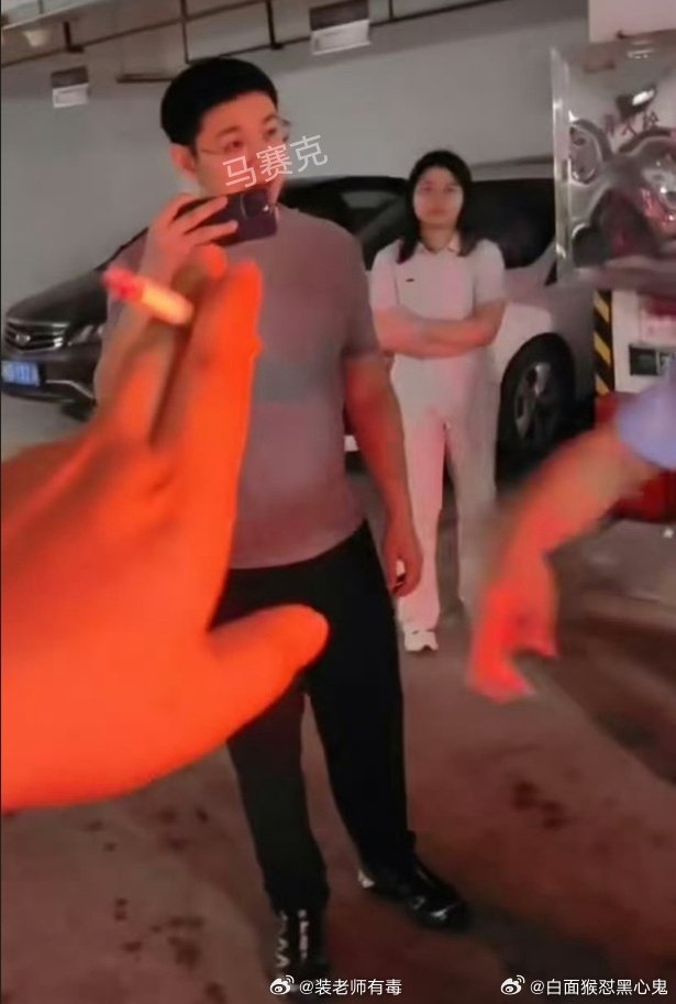 #女子骑车压速别车被后车司机踹翻#今年潇湘的缺德事咋特别多啊，是不是省会制内霸姐带了个好头？ ​