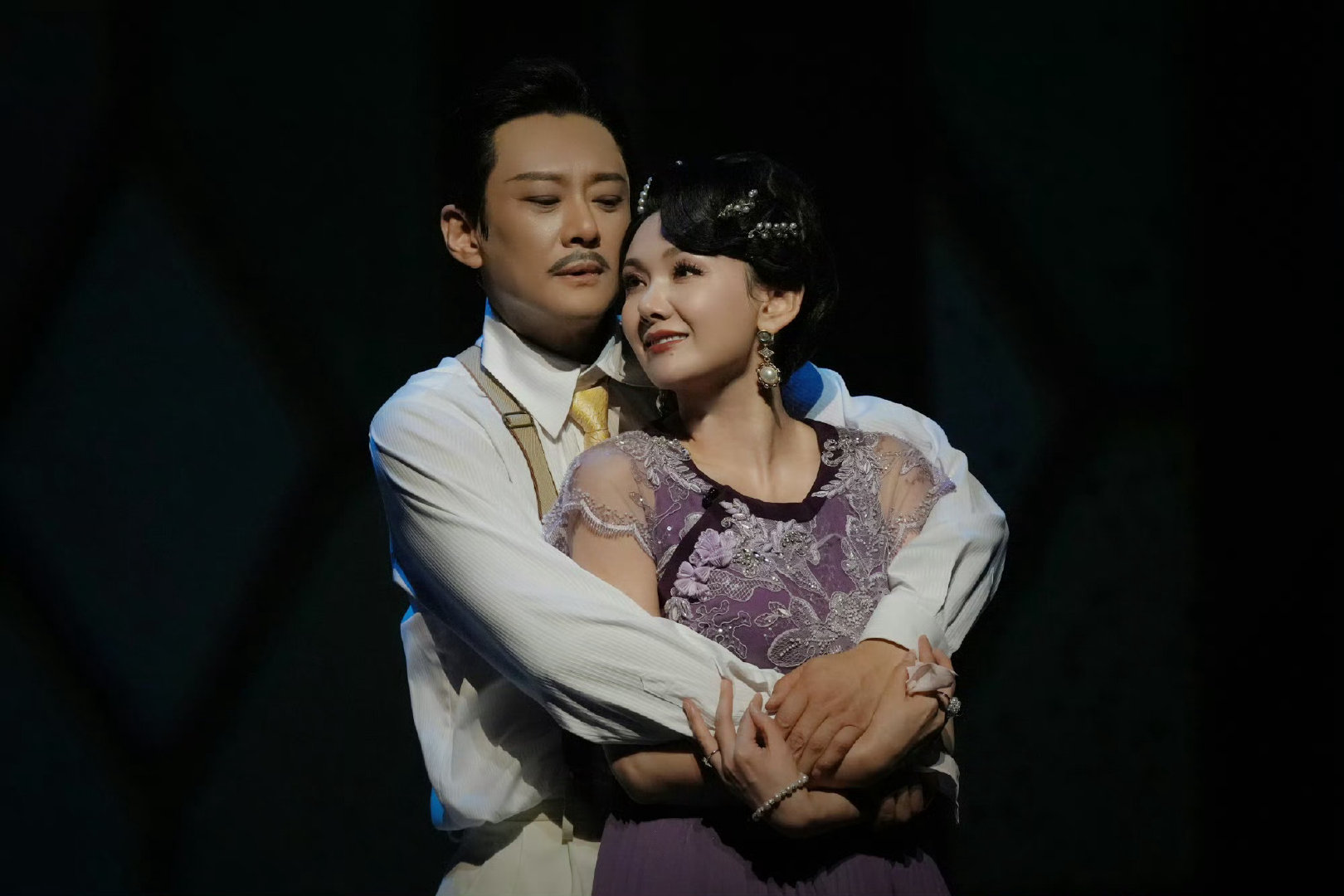 #程莉莎力挺郭晓东#
说实话程莉莎这波操作有点败好感了，啥叫她根本不合适你，人家节目组淘汰跟你老公合不合适有啥关系，硬蹭啊？[笑cry] ​