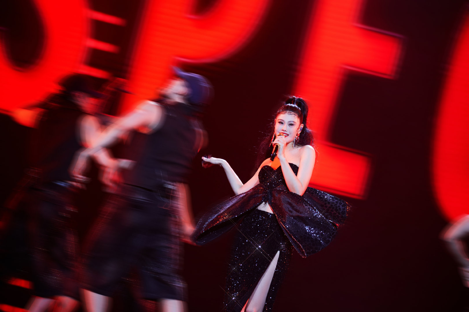 2024 07 07

x #2024袁娅维月亮撒野巡回演唱会#

👗：Rahul Mishra 2024 春夏系列 ​