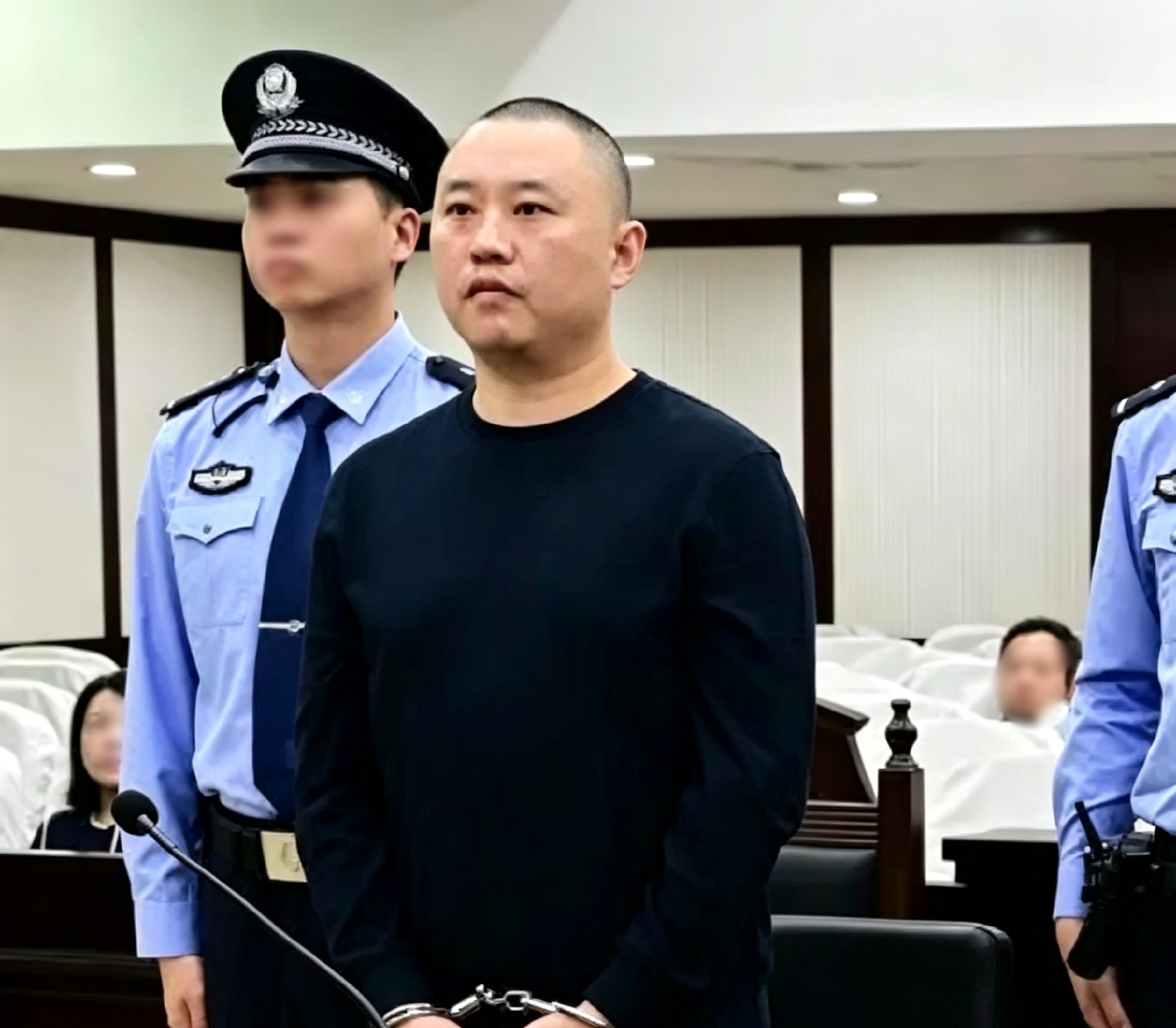 廖景芳，是魏家集团里被判死刑的唯一“外人”，他不属于魏家直系亲属，干的恶事却比魏
