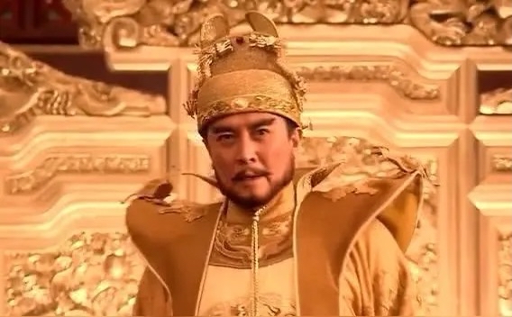 朱棣为何能逆天改命？从靖难之役到永乐盛世，看明朝最强皇帝的崛起

在明朝历史上，朱棣是一个极具争议的人物。

有人认为他是“篡位之君”，通过靖难之役夺取侄子的皇位；也有人认为他是明朝最具能力的皇帝之一，开创永乐盛世，推动郑和下西洋、迁都北京、五征蒙古，让明朝国力达到巅峰。

事实上，朱棣之所以复