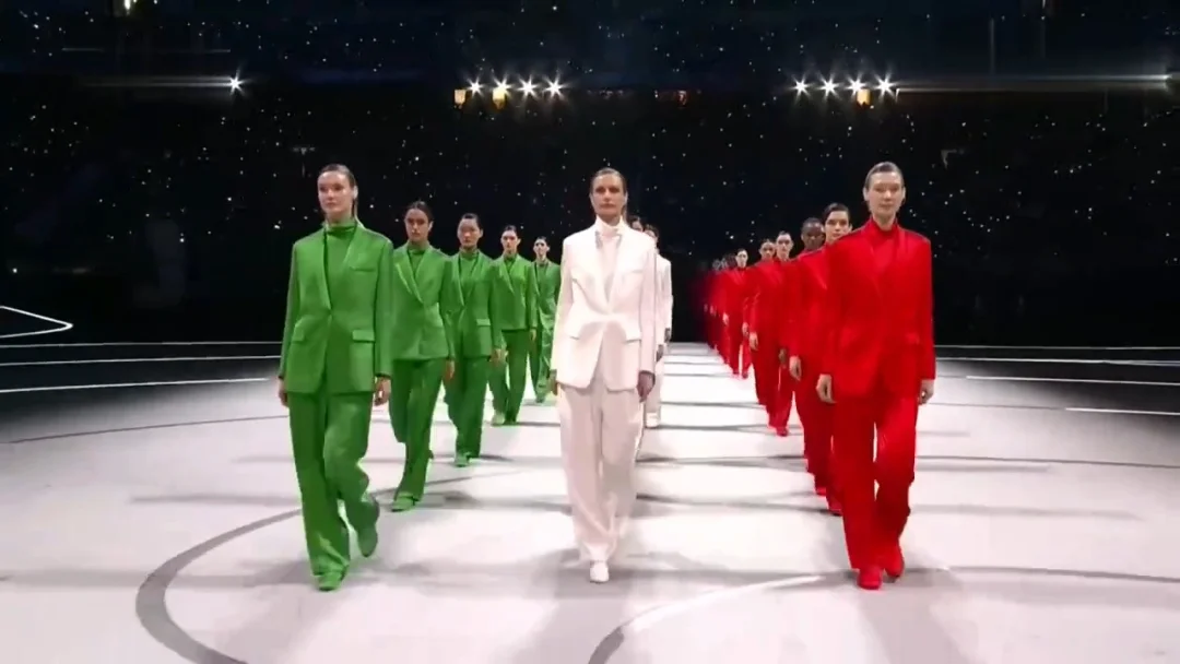 米兰冬奥开幕式：一场“分不清”的时尚狂欢