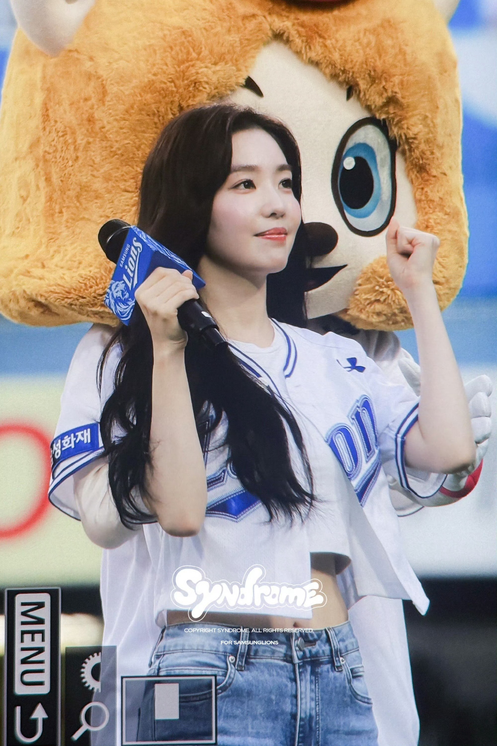 #Irene[超话]##裴珠泫# 🍑#裴珠泫开球# 

→250420-260829
三星狮开球①
归来依旧是意气风发的少年💙 ​