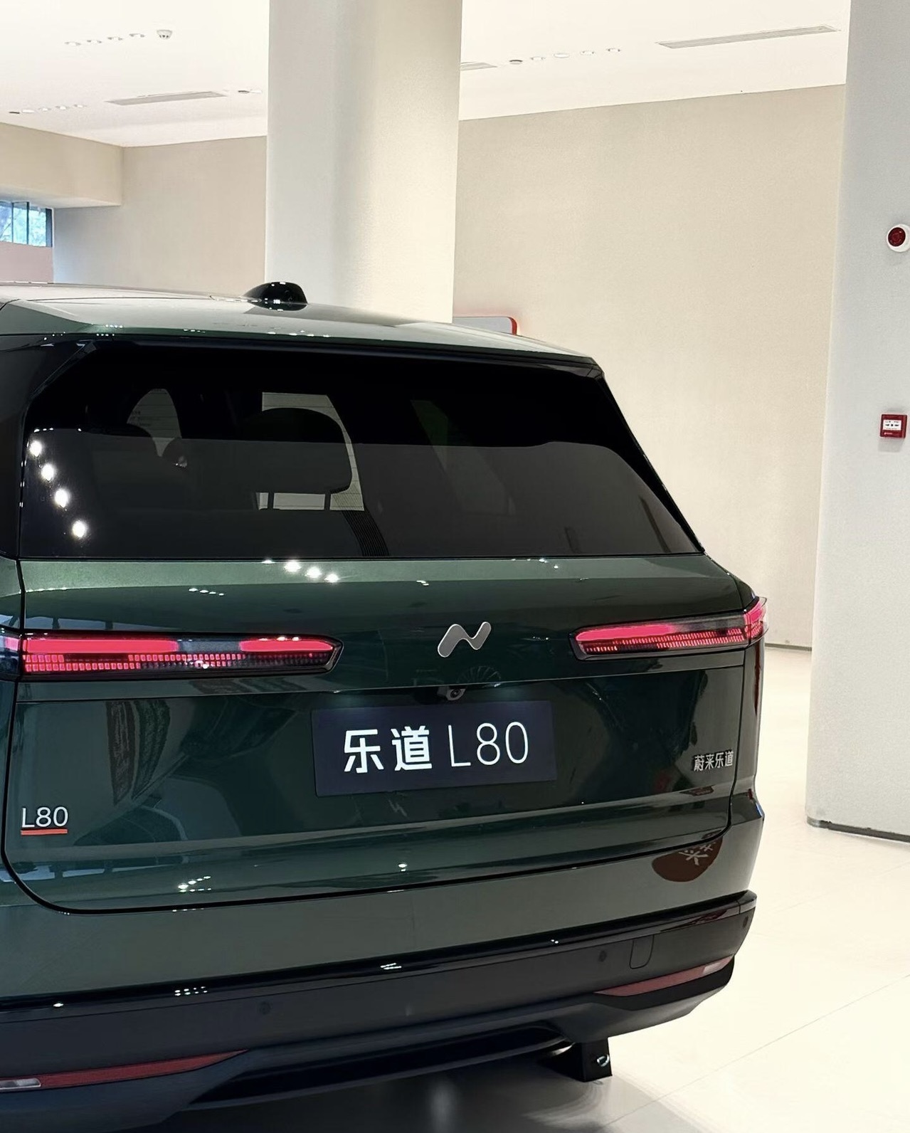 乐道L80到店实拍，这大五座太能装