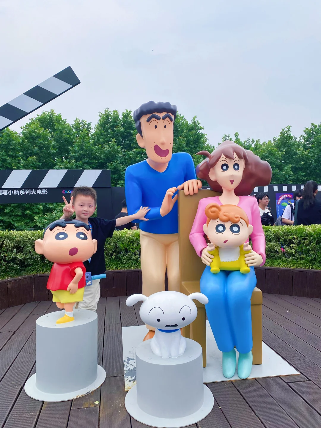 今日小电日常，去西湖边拍松鼠，看蜡笔小新～