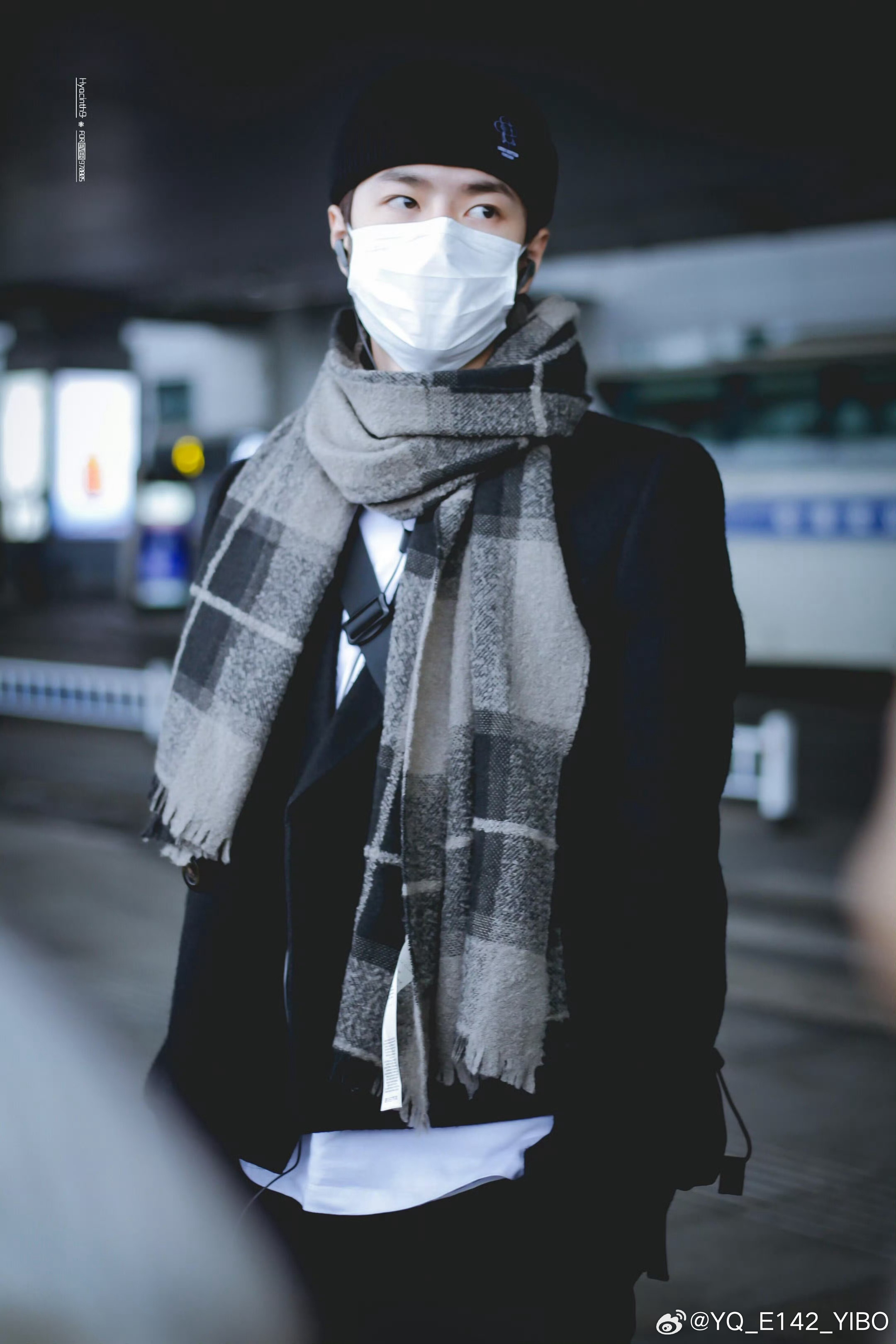[超话]   "夕阳西下 月亮升起 我在无人处悄悄爱你。​​​