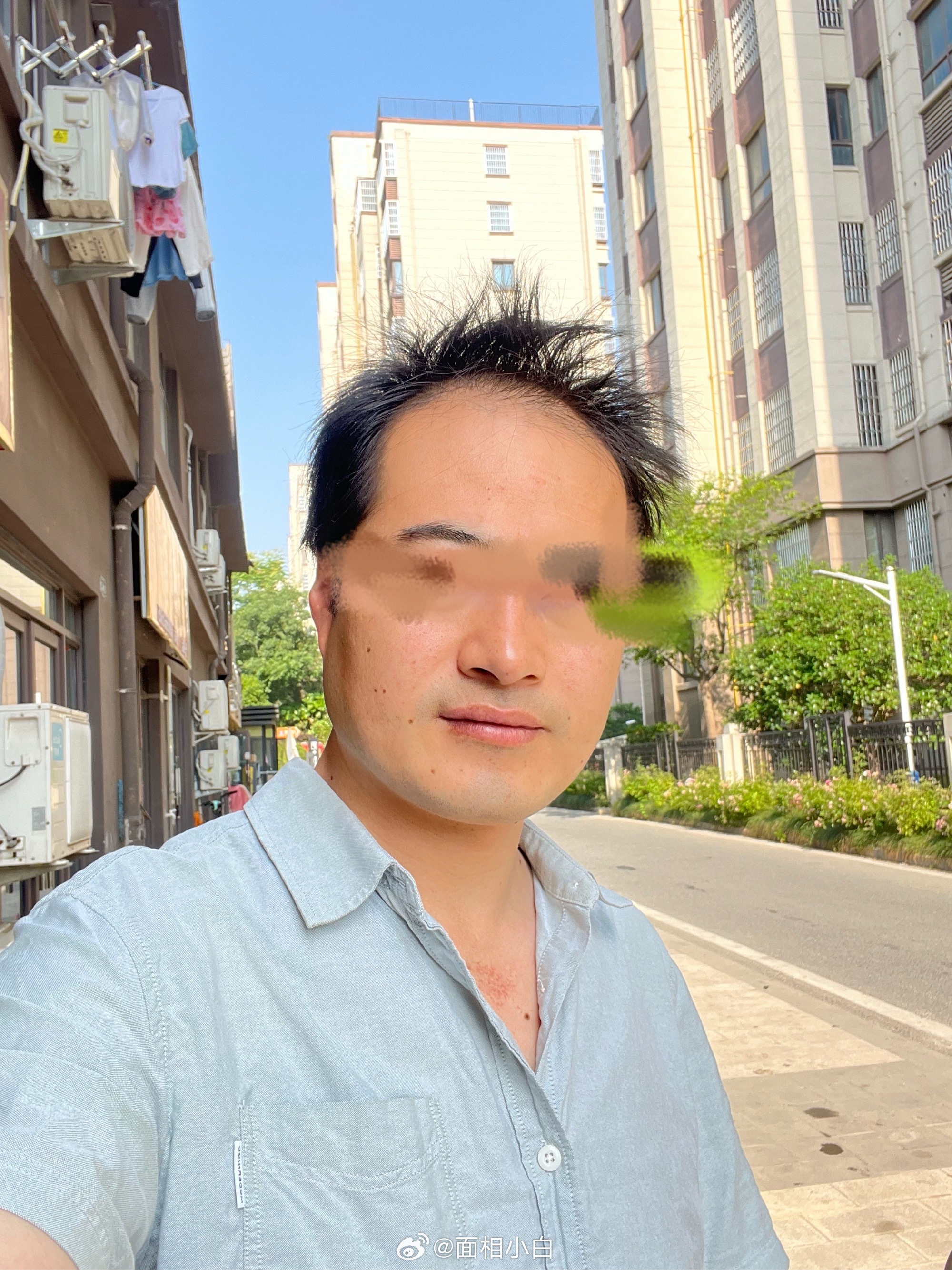 脸型宽的人能吃苦不灰心，做事比较执着。面方鼻宽，特别是额角宽下停也宽的人，很适合于责任管理的工作岗位，尽职尽责。比如：技术，检验，纠察，越是带有责任，这种人越是能发挥能力。 ​​​