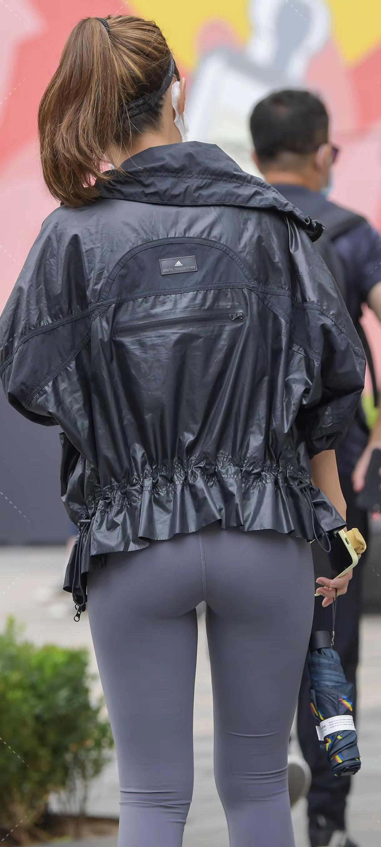 <p>街拍美女背影女神瑜伽裤 <!--{img:0}--><!--{i...