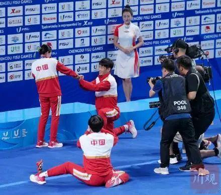 对手穿错鞋中国队递补金银牌