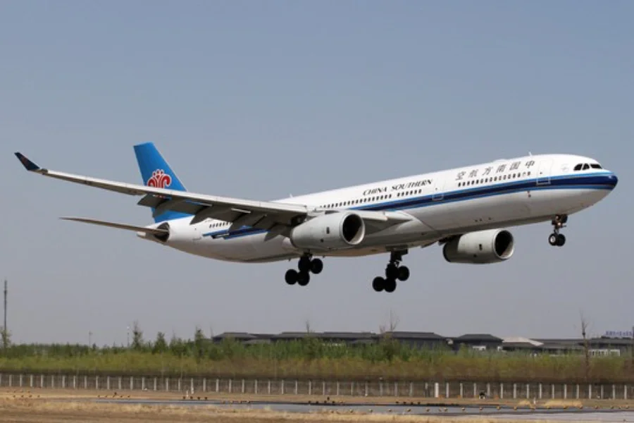 南航：再借200亿！