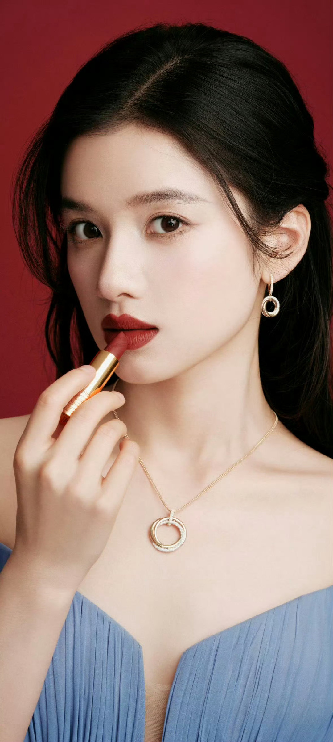 张婧仪 倪妮
两个人之间把人吸干了[舔屏] ​