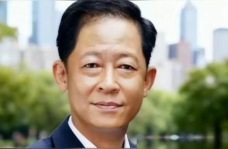 王志文在《天道》中有一段经典台词：
“我现在已经不和别人争吵了，因为我开始意识到，每个人都只能站在自己的认知角度上考虑问题。”
放在人生里，这句话说的是减少无意义争执。放到国际博弈中，它又有另一层含义：真正的力量，不是每一次都急着回应，而是在关键时刻保持判断。当一个国家把目光放在长期目标上，就不会被