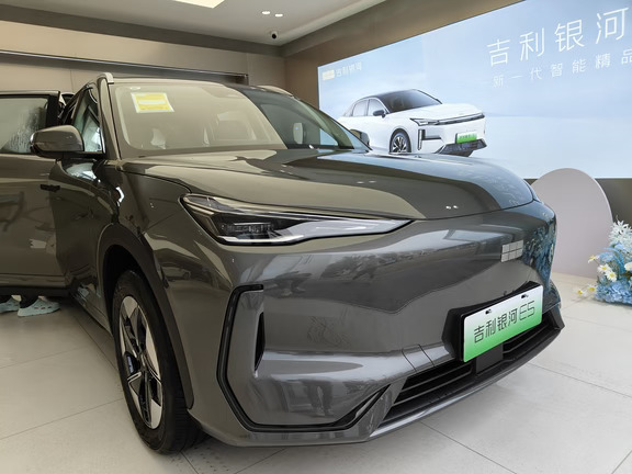 吉利银河E5：同价位很难对手的电车✨