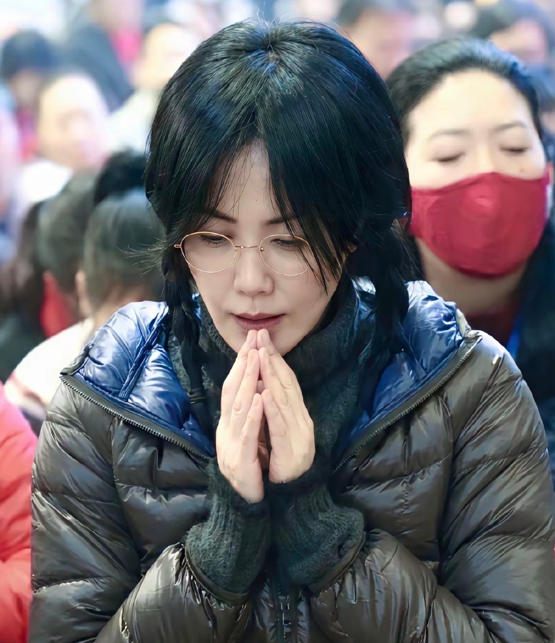 礼佛中的王菲
观自在
[祈祷] ​