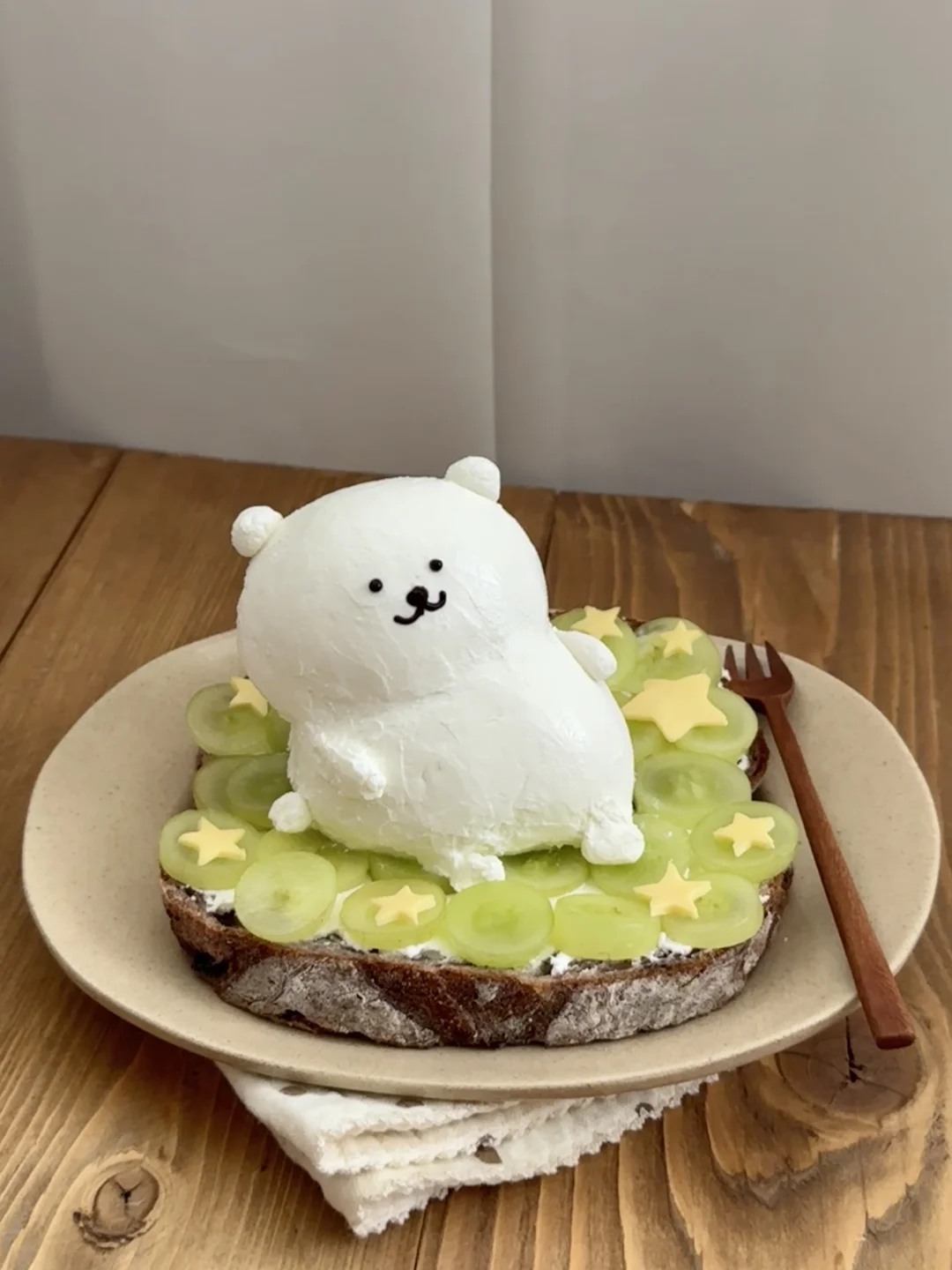 ⦁ ᴥ ⦁自嘲熊青提酸奶欧包🥖