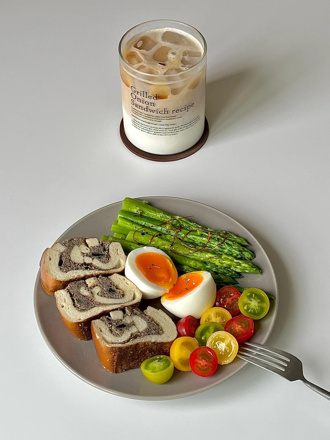 ☀️工作日早餐｜海盐奥利奥碱水&煎芦笋早餐盘