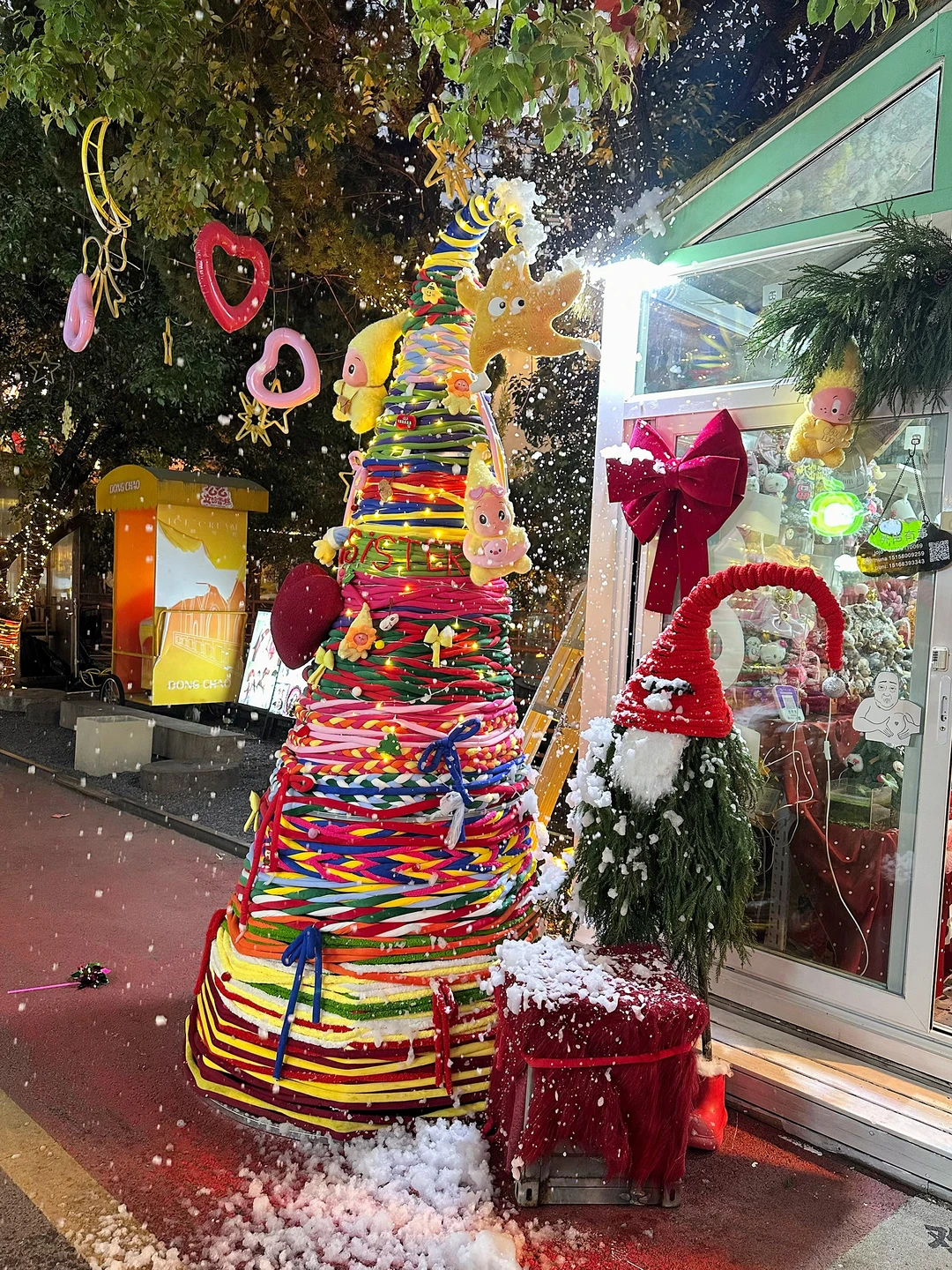 杭州❗️坠可爱的星星人圣诞树🎄🌟下雪了！！