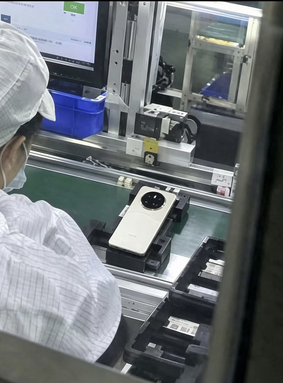 疑似华为Mate90用大理石+玻璃拼接
