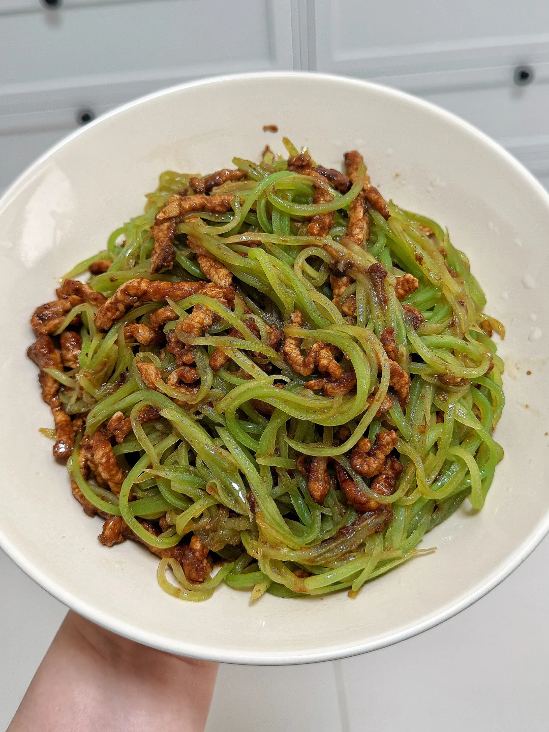 谁懂啊？莴笋丝炒肉丝吃一次爱一次！