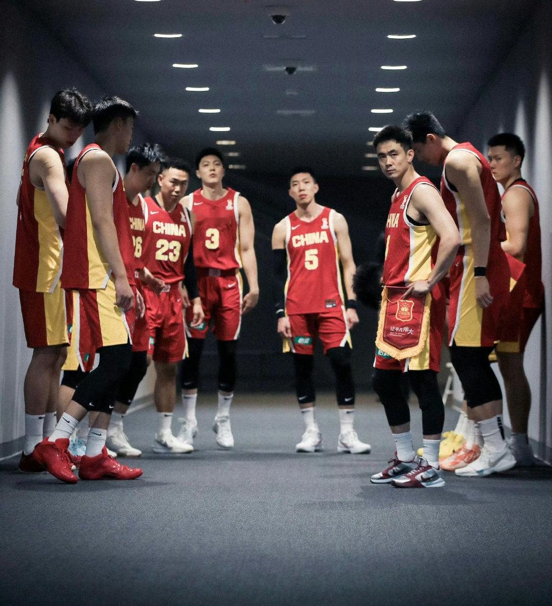 一人一句话，你想对中国男篮说些什么？？？

#中国男篮不敌伊朗男篮##中国男篮vs伊朗男篮# ​