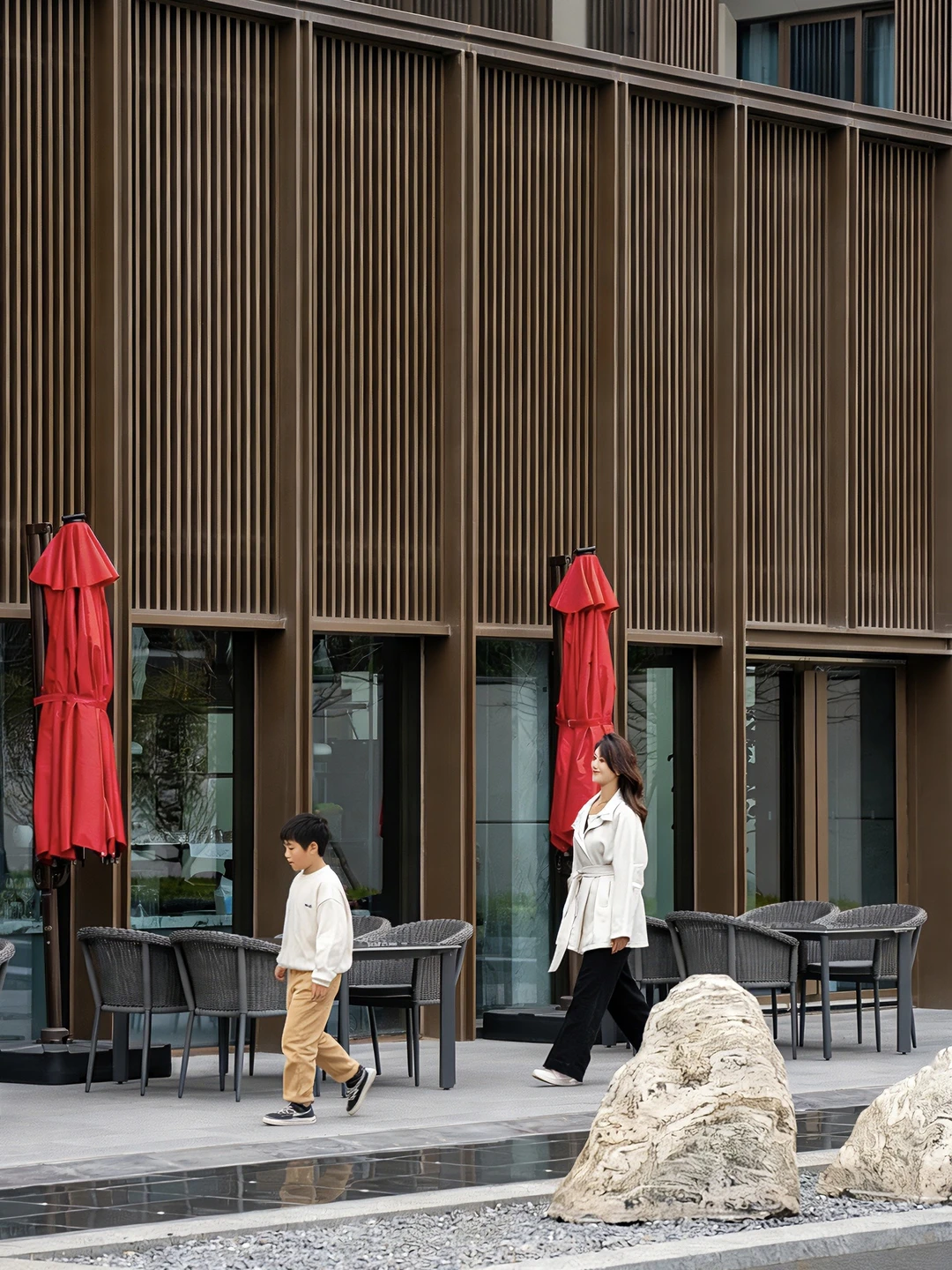 咸阳遛娃天花板！和姐妹带俩娃住到不想走