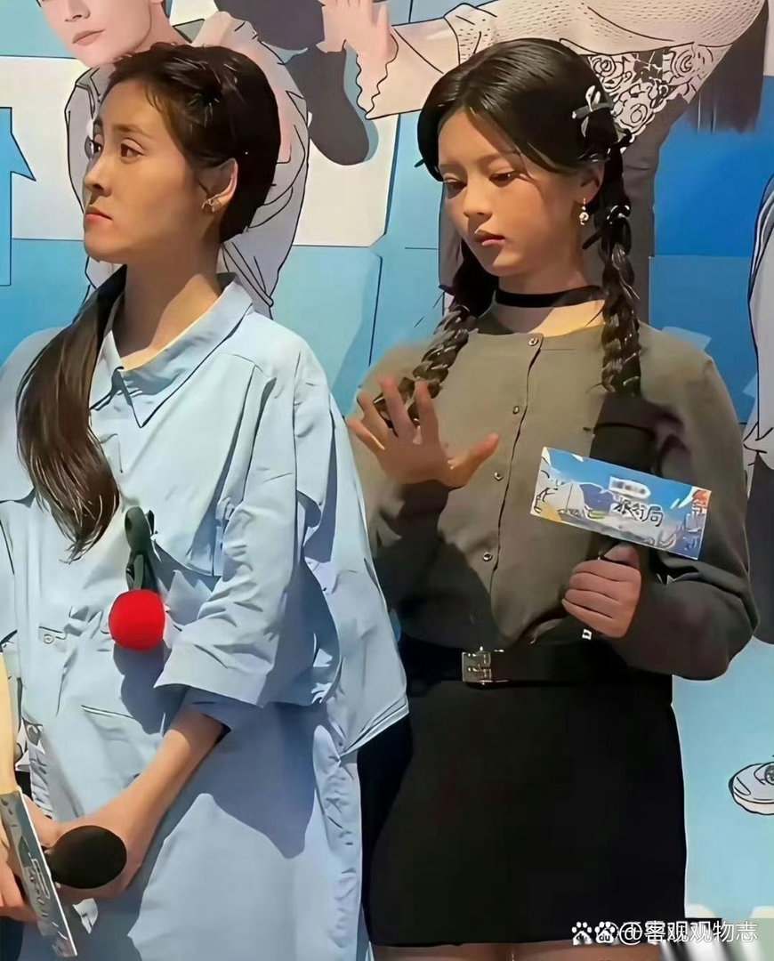 张碧晨和杨超越在没开美颜、没加滤镜的状态下，长这样。 ​