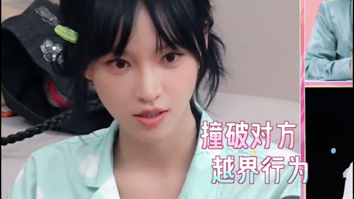 黄灿灿说，前男友把对她说过的情话，原封不动发给了下一个人。
这是她在《我家那闺女2026》里讲的一段旧事，大学时候的那段感情。
当年的说法是感情淡了，和平分手，两个人各走各的。
后来她才知道，那时候对方在老家已经另外有了人。所谓感情变淡，只是给这件事找了个说法。
真正让她说不下去的，是另一件事。
她