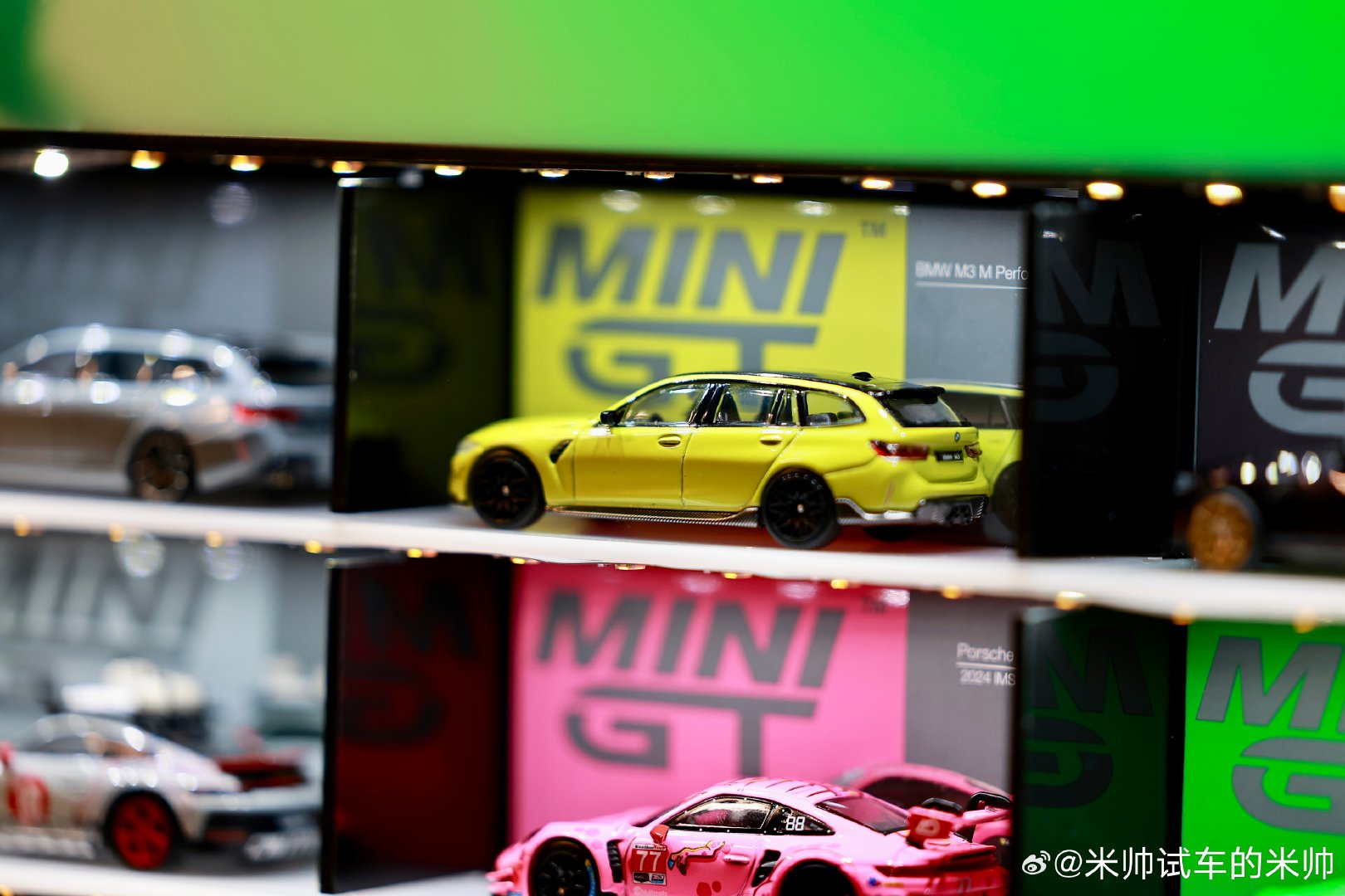 我的书桌工作台心情件，持续更新！F80和F81的M3，太帅了！！！#米帅的车生活#  ​