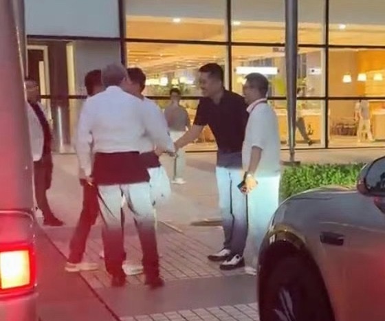 奇瑞董事长尹同跃现身华为深圳总部，余承东陪同会面，两人有说有笑。智界要有新动作了？