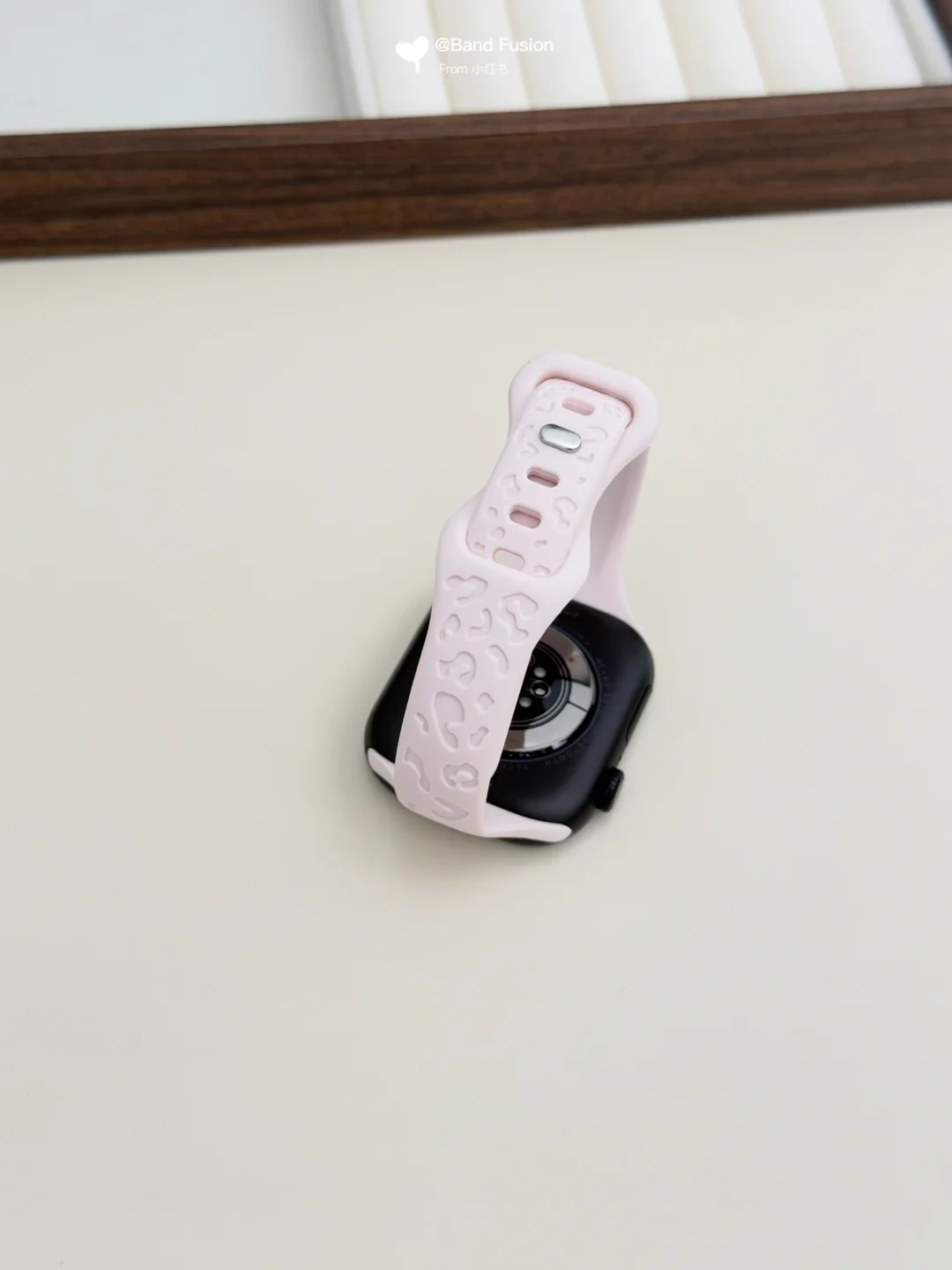 新品✨iwatch亮粉浅凹豹纹好甜🎀