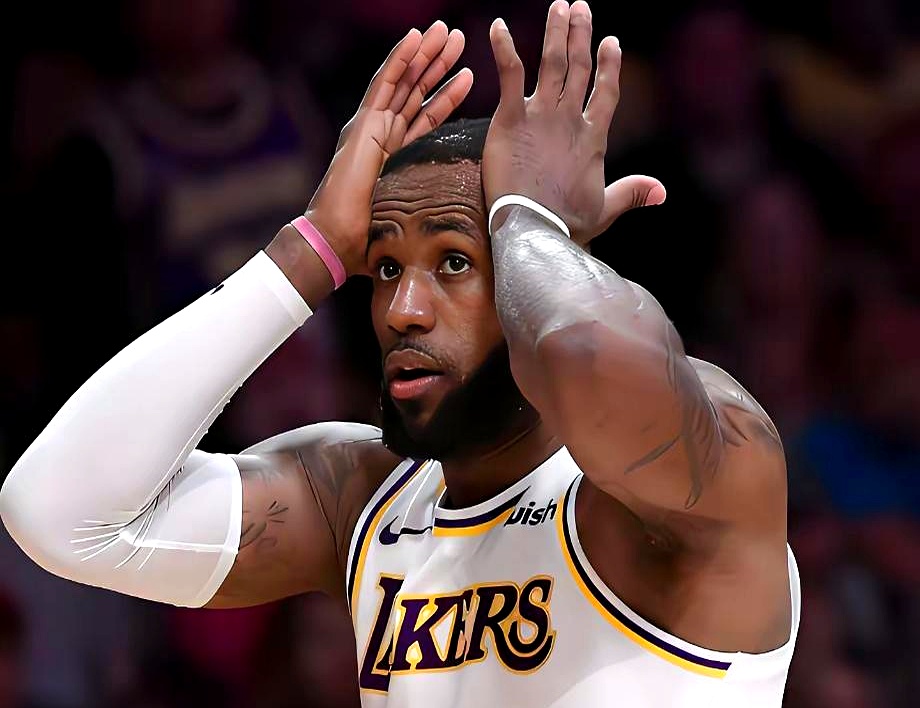 湖人3-0领先，专家们居然还盼着他们输掉第4场。    结果真如他们所...