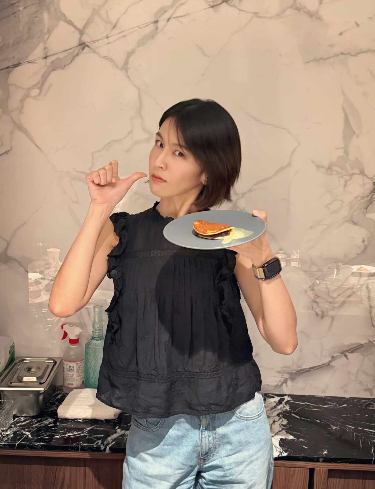 回家变慈宝了
#曾沛慈 回家之后朋友都好宠她啊！！！ig含慈量真高！朋友记录的她真的好美好 回家就是可以做家人朋友的慈宝