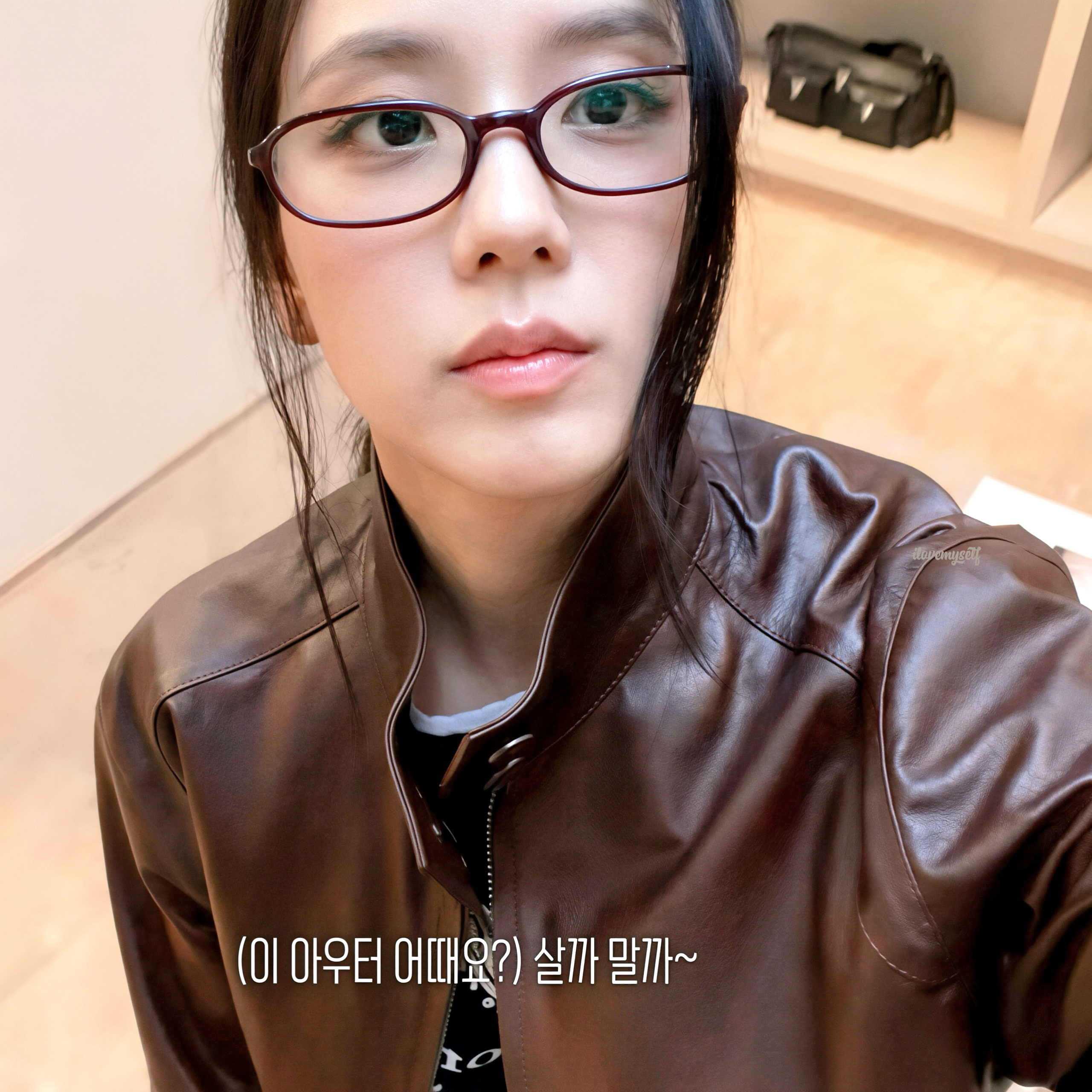 #金智秀# 
🖤🎳☎️💌👓 ​