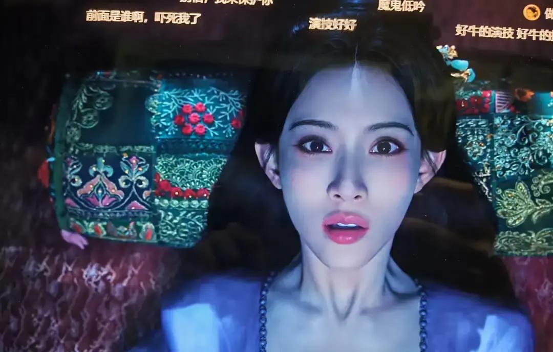大半夜千万别手欠点开刚播的那部《尚公主》，胆子小的能被女主的正脸镜头送走。
昨晚孟子义和李昀锐这部新剧刚抬上来四集，本来想着下饭随便看看，结果饭没吃几口，硬生生看出了几分惊悚片的意思。
现在的古装剧服化道到底是哪个环节出了岔子？
剧情就不提了，还是老掉牙的那套“路边捡个男人回家、一起卷进朝堂斗