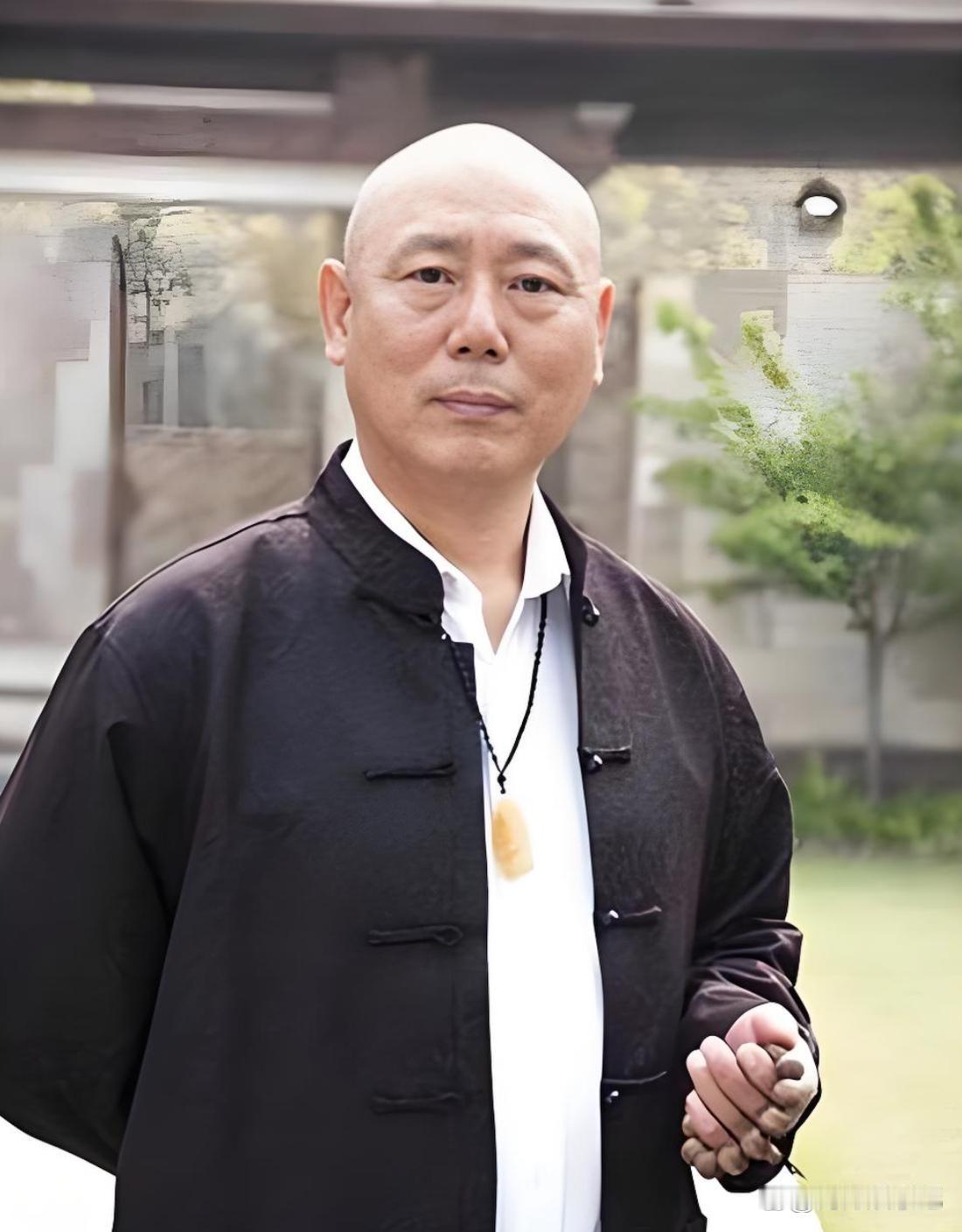 李诚儒怒怼蔡康永（综艺《导演请指教》2021）
 
注意：是李诚儒，常被写成李成儒。
 
背景
 
蔡康永作为参赛导演，拍摄了一部喜剧短片，播完之后进入鉴影嘉宾点评环节。李诚儒看完短片，直接当众犀利点评，出圈金句叫“三浪”，对应他之前《演员请就位》的“如学三连（如坐针毡、如芒刺背、如鲠在喉）”。