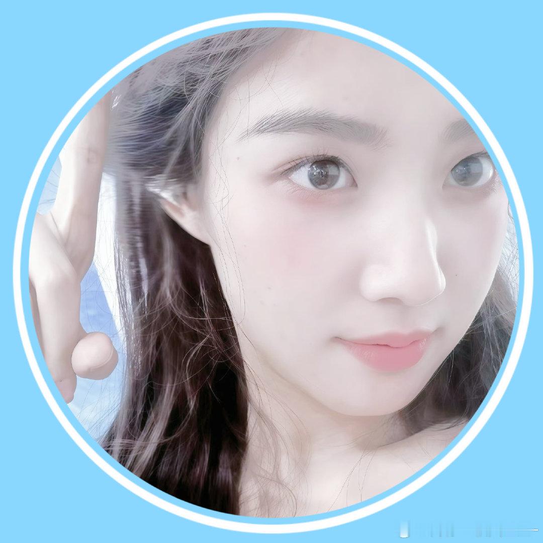 #卢昱晓[超话]##卢昱晓何不同舟渡# 
圆框头像｜自修 早期 ​