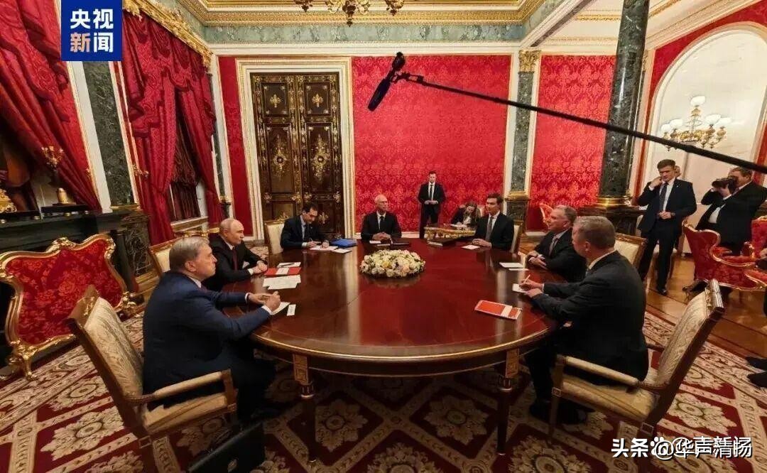 美总统特使会见超3小时，俄方暂停基辅空袭3天，背后释放哪些信号？

据新华社9月6日报道，俄罗斯总统助理乌沙科夫9月6日凌晨对外透露，俄总统普京于5日晚间在克里姆林宫会见美国特使威特科夫以及特朗普的女婿库什纳。整场会见时长3小时10分钟，双方围绕多项重大议题交换意见，乌沙科夫评价此次会谈内容充实，沟