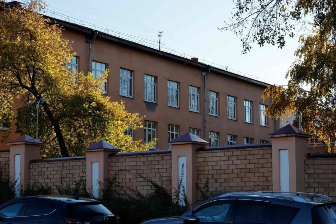 鼠疫阴影并未散去，围绕研究人员死亡的事件还在发酵。俄罗斯虽然给出了官方的诊断，但仍然没有公布原因。世卫组织方面明确表示，并不知道希皮洛娃是怎么死的，因为据他们所知，目前没有找到病原体。这是当下最关键的未知信息之一。

第二个未知信息，是当下有没有第二例死亡，或者更多病例。此前有媒体进行过报道，俄罗斯