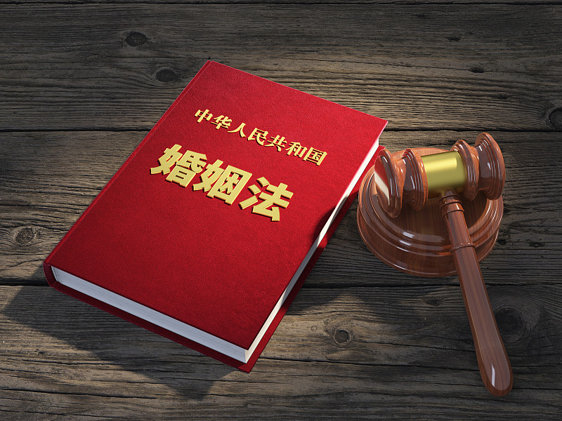 出轨不等于重婚罪。重婚罪指有配偶又与他人登记结婚，或虽未登记