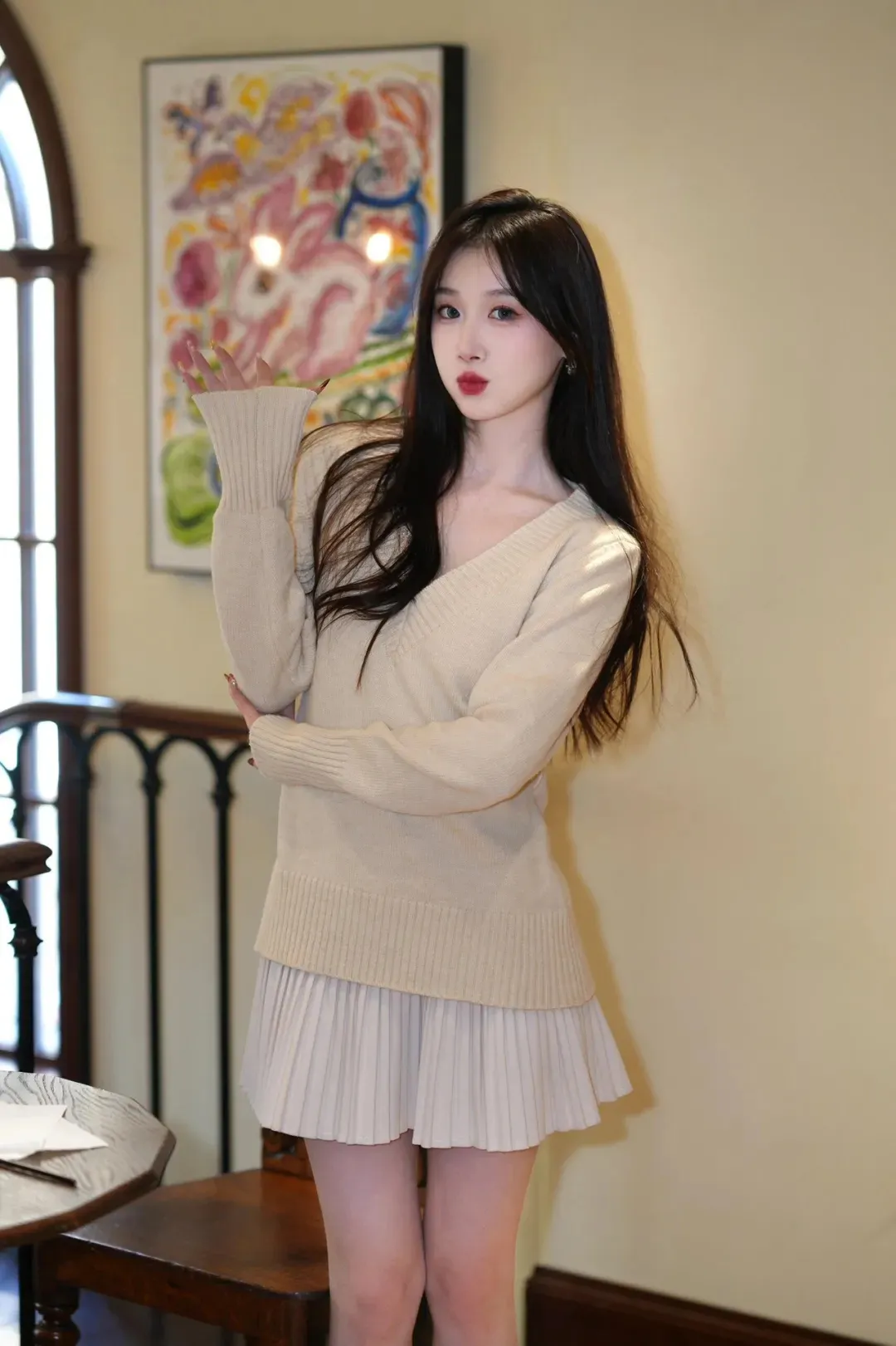 温柔甜美的室内自拍，法式优雅穿搭、 甜妹😜