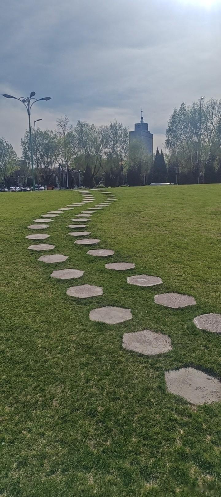 恭贺山西男篮主场战胜广东，谷雨节我们在一起，不见不散。