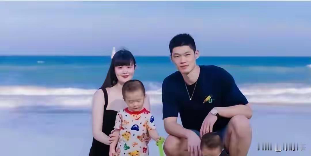 胡金秋拿顶薪，王璐不露脸，她到底干了啥？ 她不是花瓶，也不是靠边站的配...