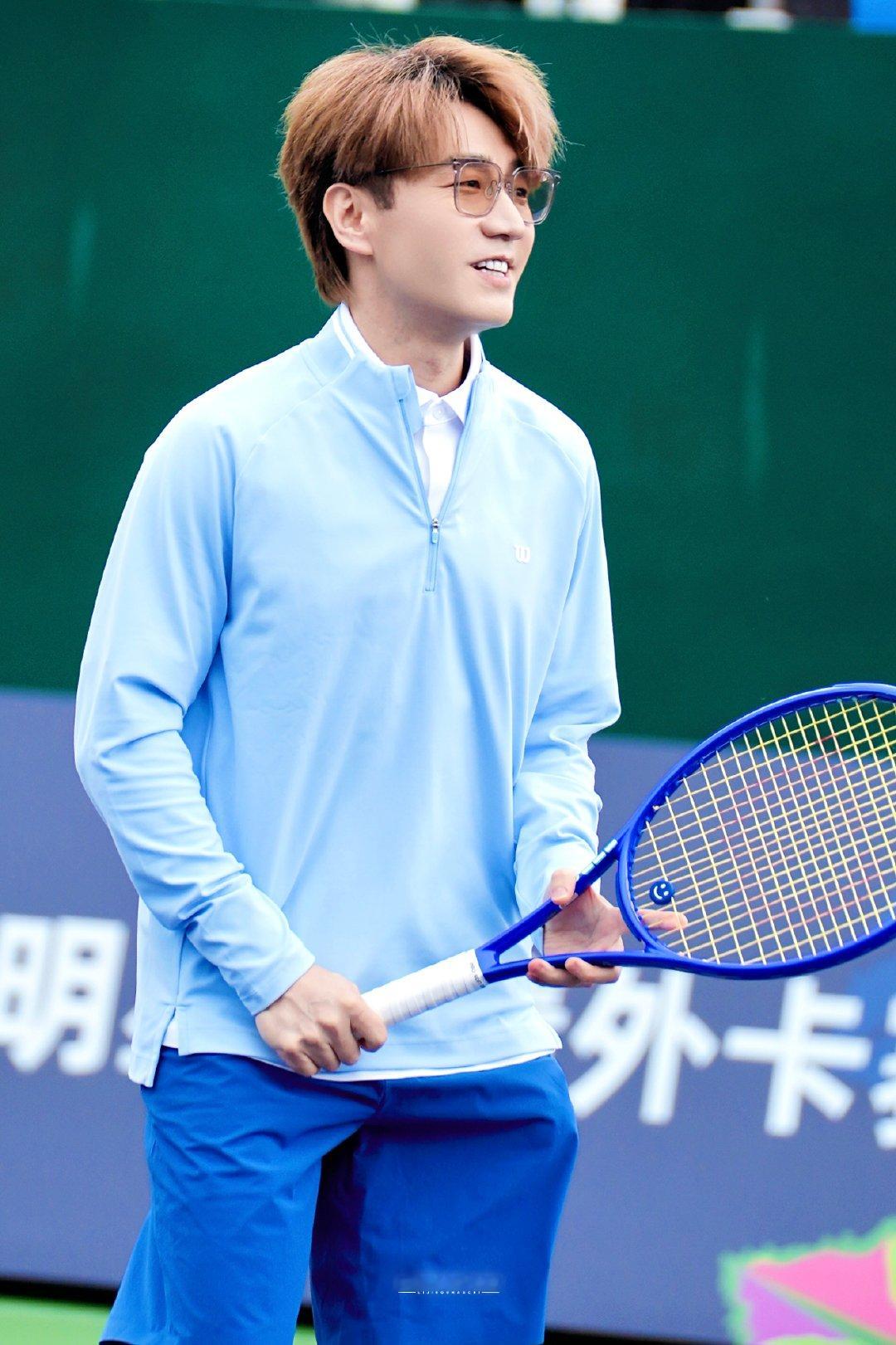 #王铮亮[超话]##王铮亮timeecho巡回演唱会##上海劳力士大师赛# 🎾
𝟐𝟎𝟐𝟔.𝟏𝟎.𝟎𝟒｜抡抡杯外卡赛·📷

结束后居然又去打五个小时嘛🤔 ​